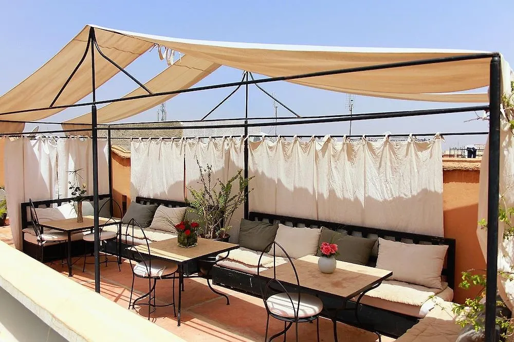 Riad Davia Marrakesh 3*,